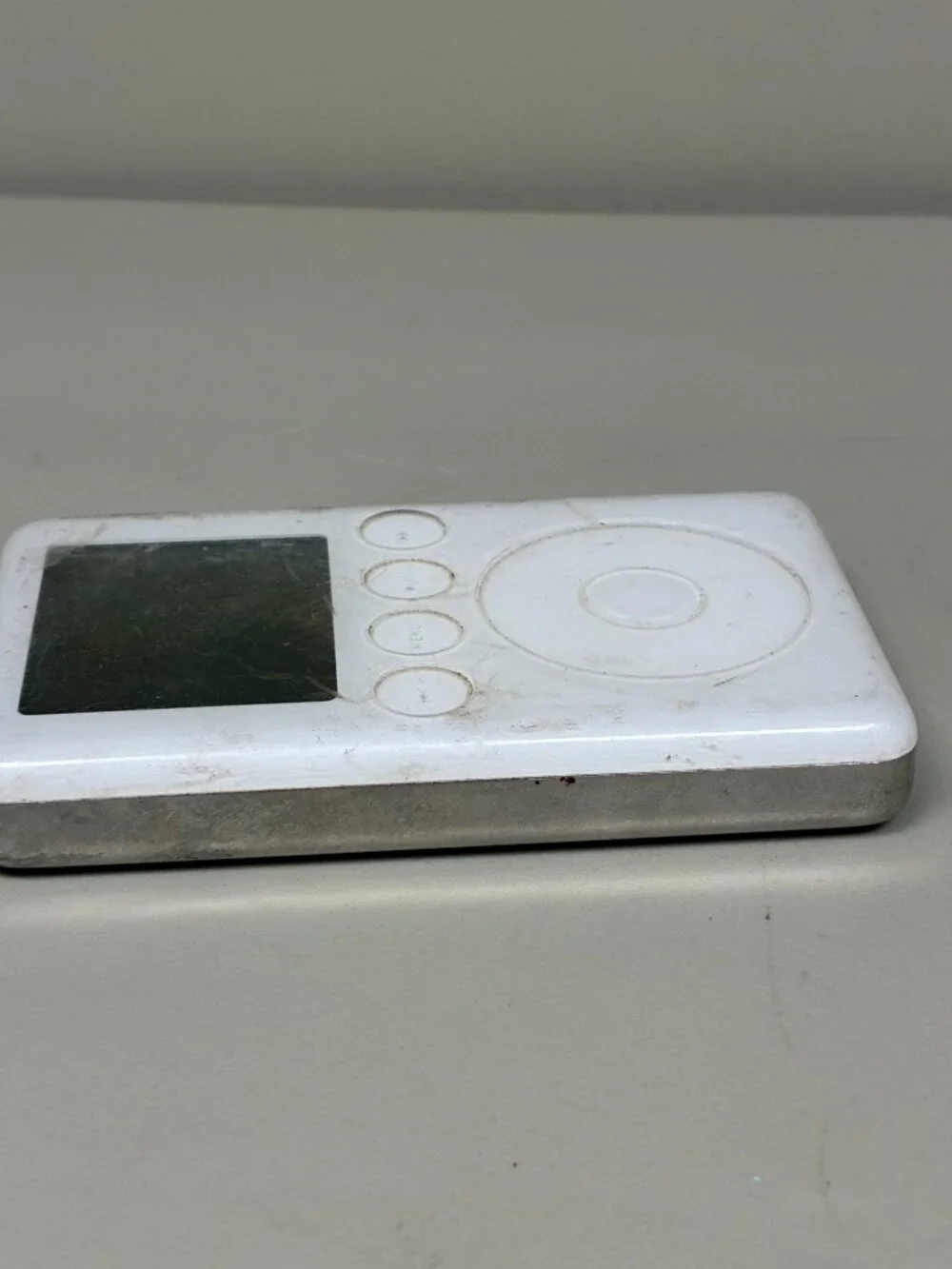 Apple iPod Classic 3rd Gen 15GB White A1040 EMC 1961 2003 MP3 FOR PARTS REPAIR